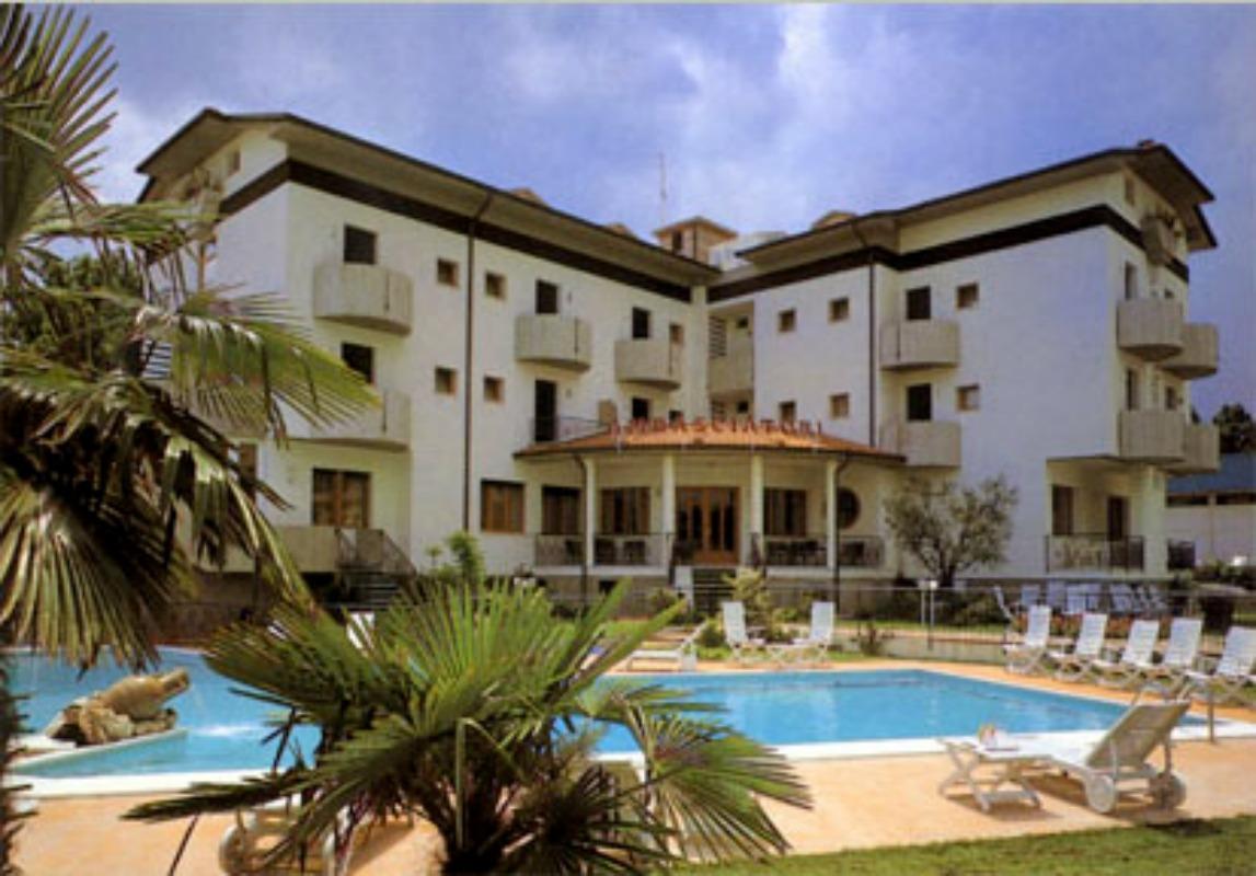 Hotel Ambasciatori Кастрокаро-Терме Екстер'єр фото